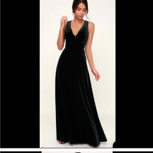 beautiful night sleeveless plunging neckline black velvet maxi